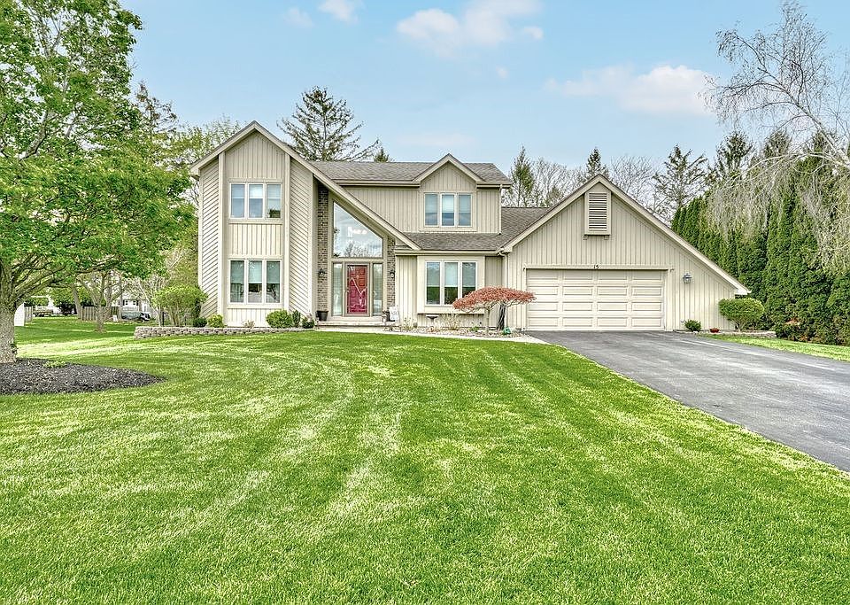 1st image of 15 Corral Dr