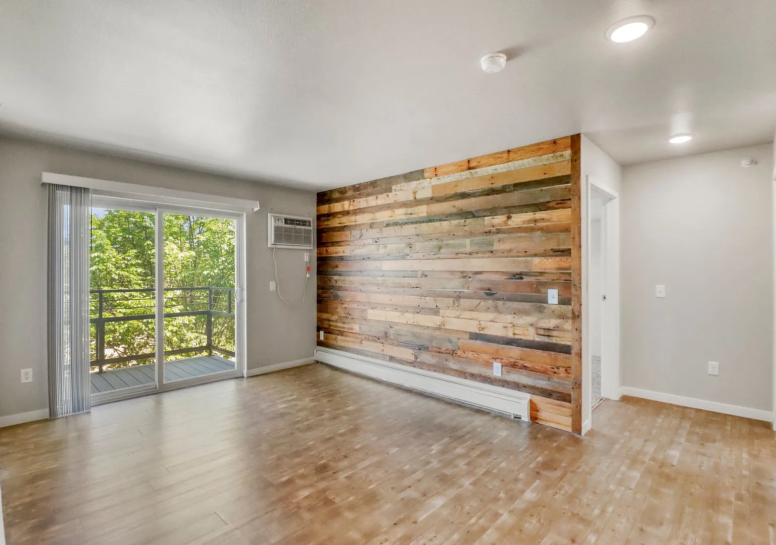 2 bedroom 2 bathroom in Detroit Lakes, MN — Photo 4