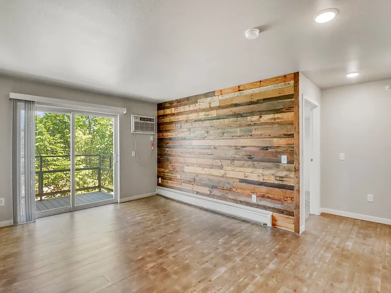 201 E Holmes St #308 — Photo 4