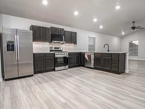 3rd image of 6008 Sparrow St