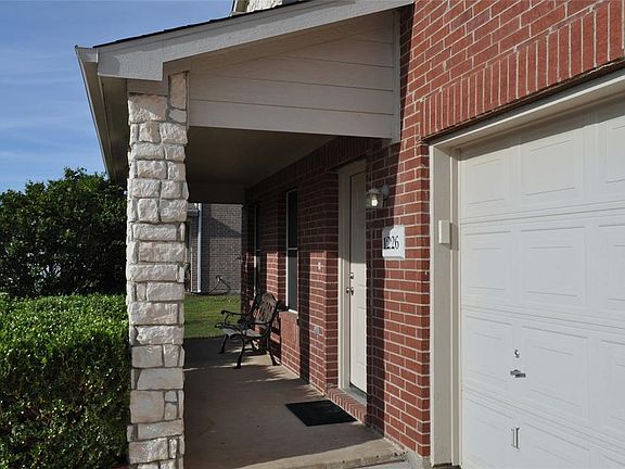 2nd image of 1226 Riverway Ln