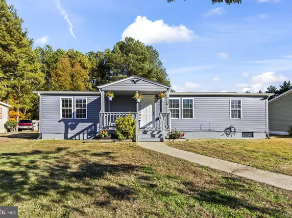 21488 Forest Run Dr, Lexington Park, MD 20653