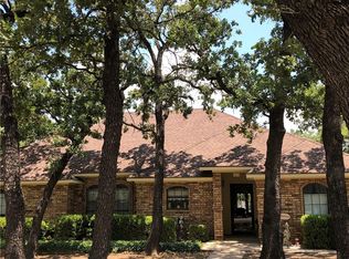 1015 Greenbriar Dr, Joshua, TX 76058