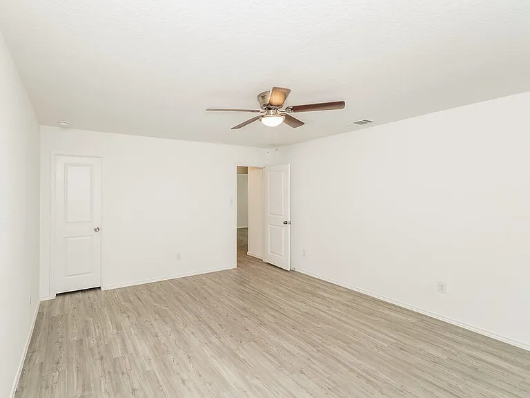 2441 Double Oak Dr — Photo 9