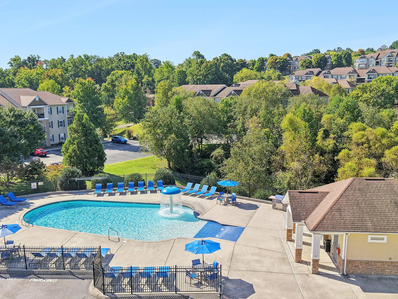 Legacy Pointe — Photo 1
