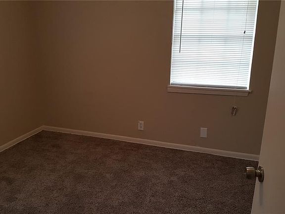 3rd image of 1930 Beaumont St