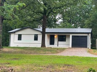 118 Clay Hill Dr, Selmer, TN 38375