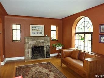 2nd image of 6641 Lindenwood Pl