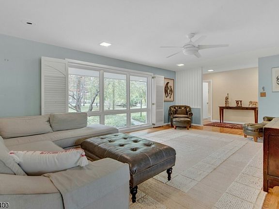5th image of 259 Long Meadow Rd