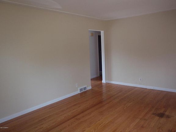 3rd image of 1550 Blanchard St SW