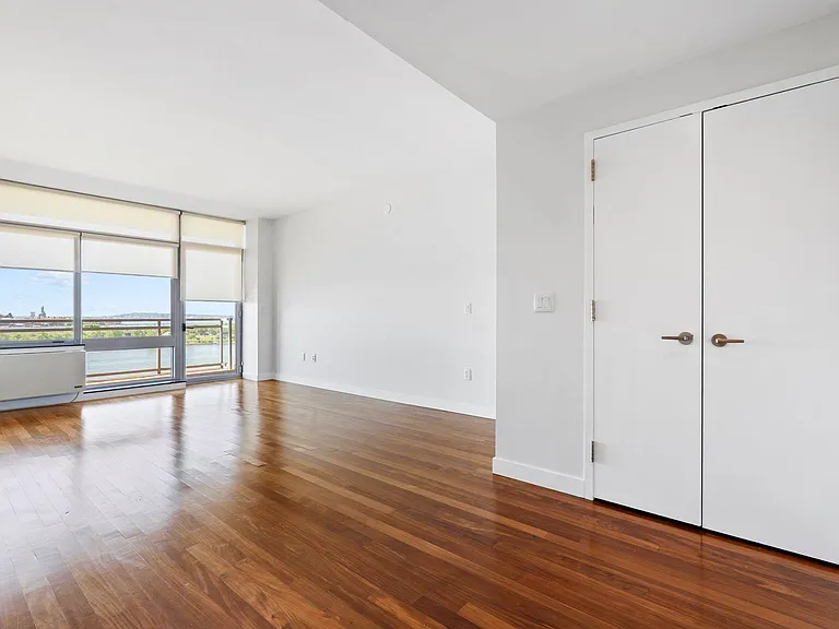 25 Hudson St #805 — Photo 17