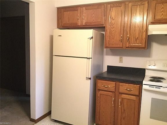 4th image of 921 Auburn Hills Dr Unit 3