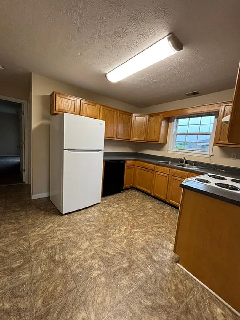 101 Braxton Ct. — Photo 4