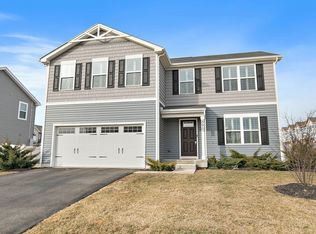 890 Larkspur Ln, Hampshire, IL 60140