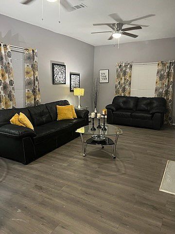 2nd image of 707 First North