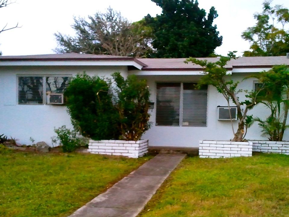 1st image of 51 NW 189th St