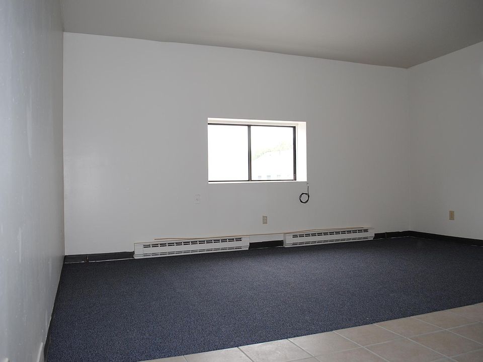 2nd image of 139 Main St APT 3