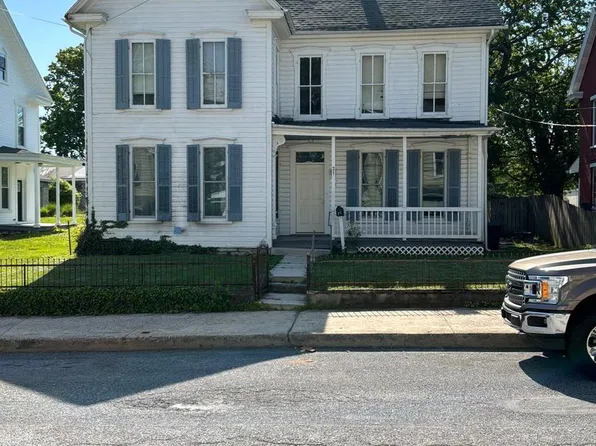 31 N Franklin St, Waynesboro, PA 17268