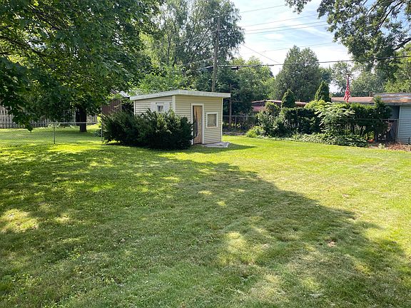3rd image of 302 Northview Dr