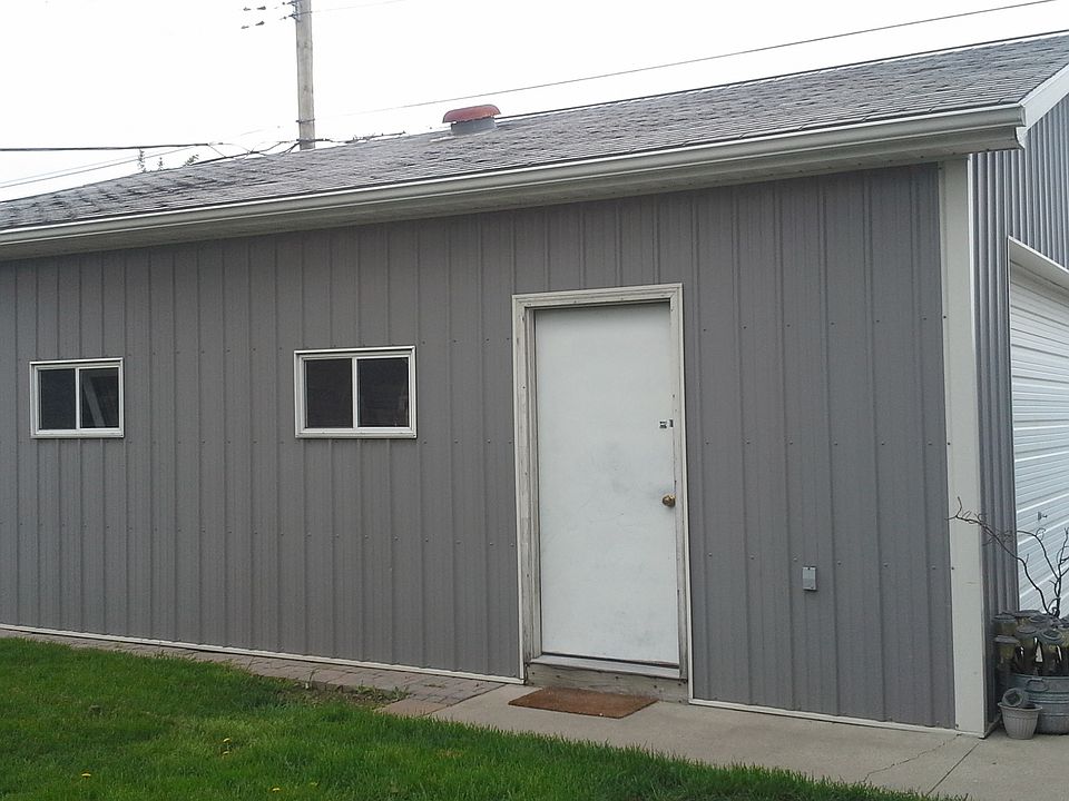 2nd image of 2976 Gerald Ave