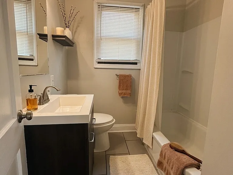 2730 Jefferson Ave — Photo 6