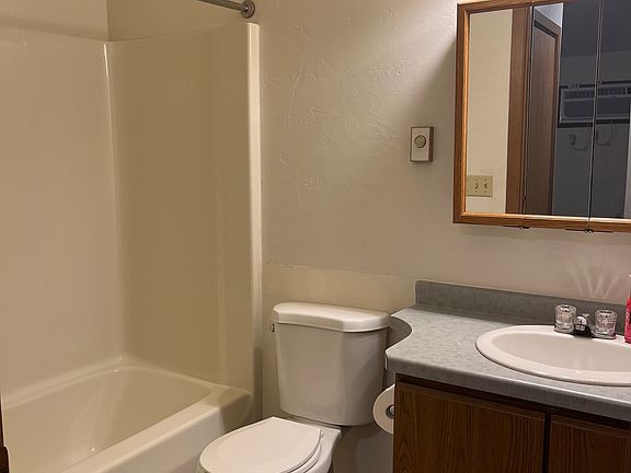 2nd image of 506 Fritzie Ave #4