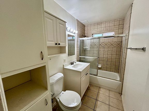 5th image of 1239 Hornblend St #5