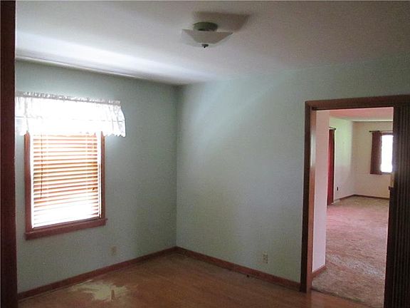 5th image of 1749 20th St