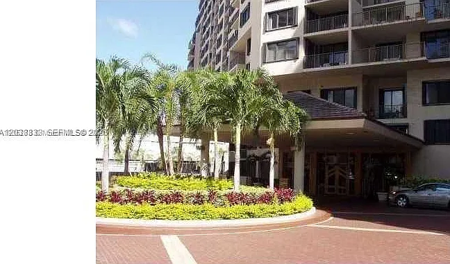 540 Brickell Key Dr #918 — Photo 2