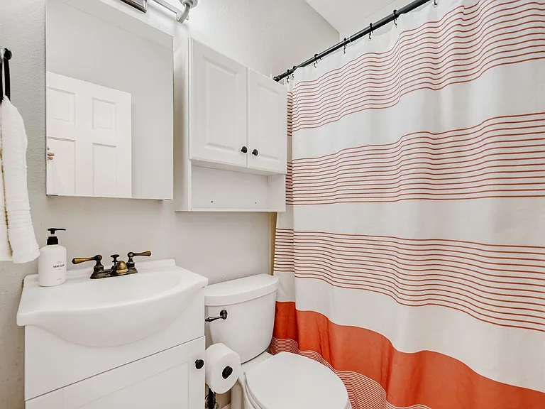 1237 Elder Ave #5 — Photo 7