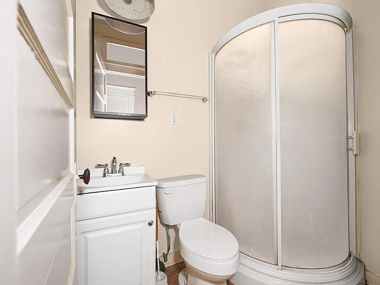 207 N Oak St #A — Photo 3
