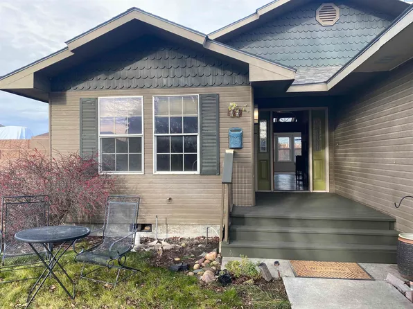 4111 Hilltop Dr, Pasco, WA 99301