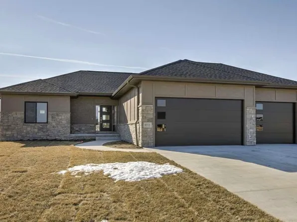 9711 Murano Ct, Lincoln, NE 68526