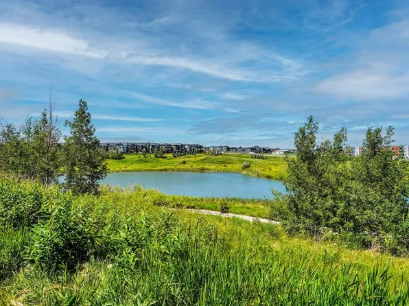 515 Nolanfield Vlg NW, Calgary, AB T3R 0T9