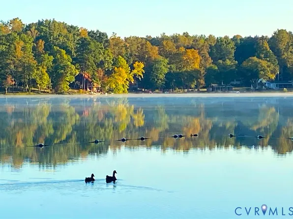 16 McCutcheon Ave, Columbia, VA 23038