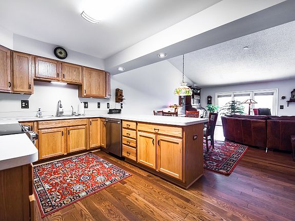 5th image of 482 Cottonwood Ln