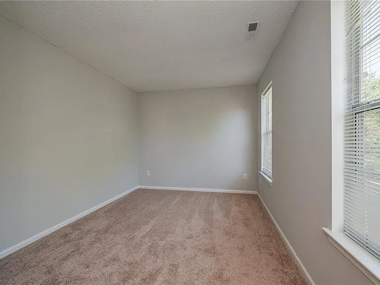 850 Worcester Way — Photo 18