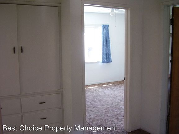 4th image of 225 W Elmwood Ave