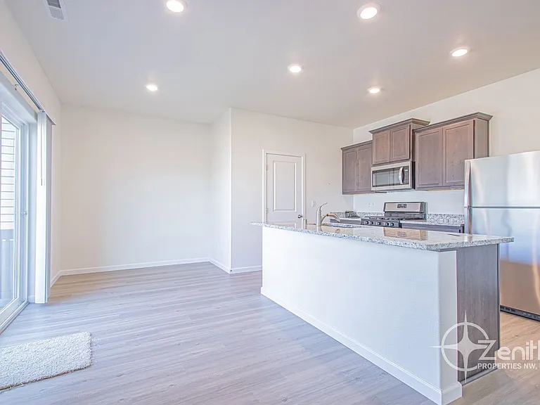 1316 W 15th Ave — Photo 13