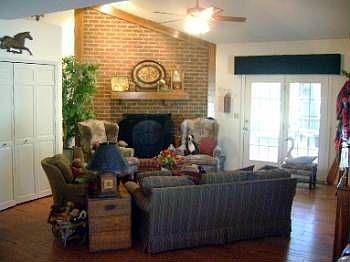 4th image of 101 King Arthur Ct
