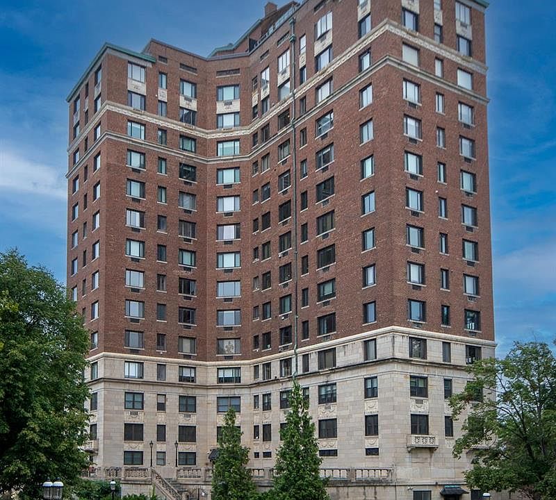 1st image of 410 N Newstead Ave APT 12S