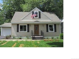 28 Briarwood Dr, Buffalo, NY 14224