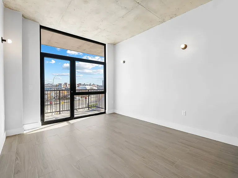 101 Macombs Pl #2C — Photo 8