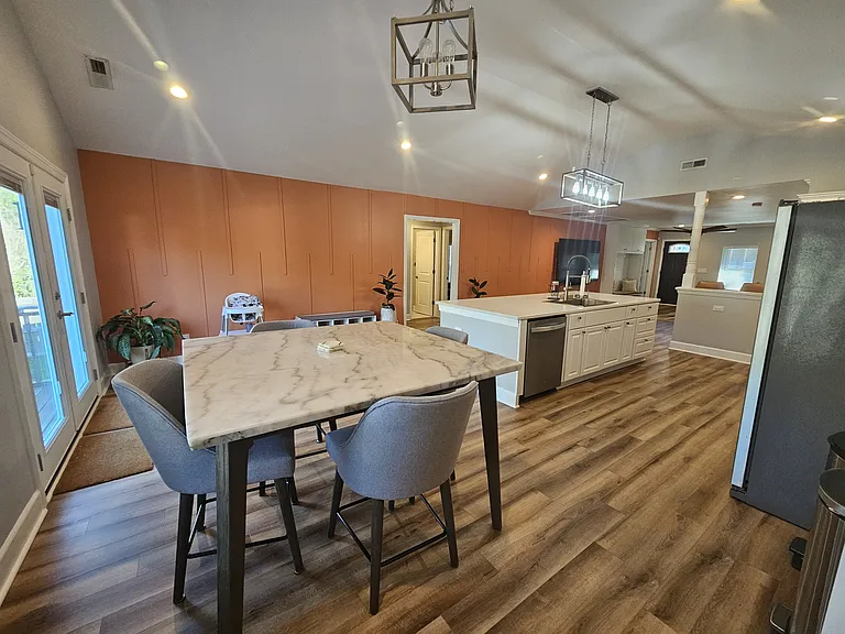 2737 Celia Ave — Photo 14