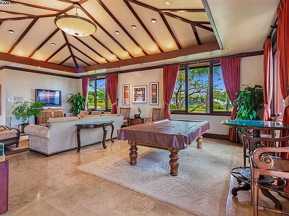 Lanikeha clubhouse