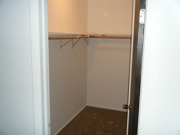 3rd image of 547 Brookside Dr APT K