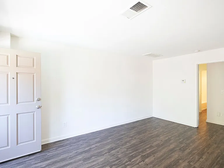 Bonita Heights Apartments — Photo 7
