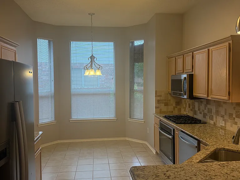 4600 Spanishmoss Dr — Photo 8