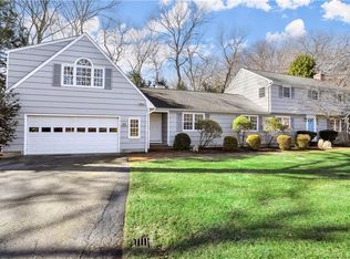 241 Mountain Laurel Rd, Fairfield, CT 06824