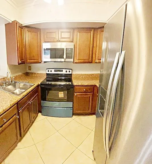 1548 SE Royal Green Cir #108 — Photo 4